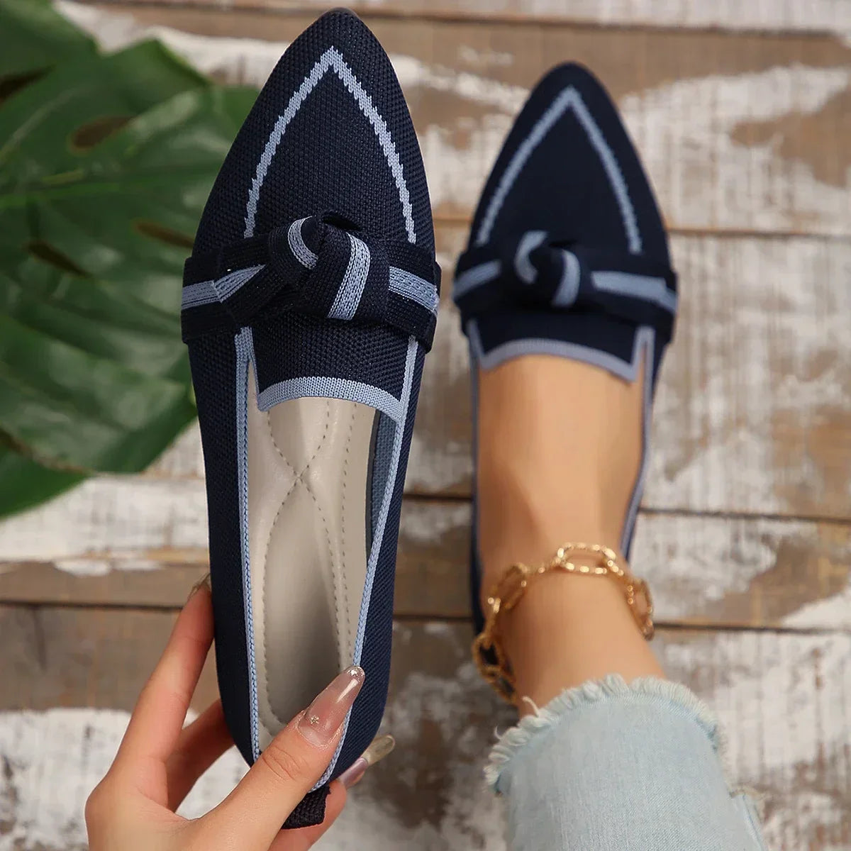 Women’s Pointed Toe Ballet Flats – Elegant Bow Detail Slip-On Shoes for Casual, Office & Everyday Wear