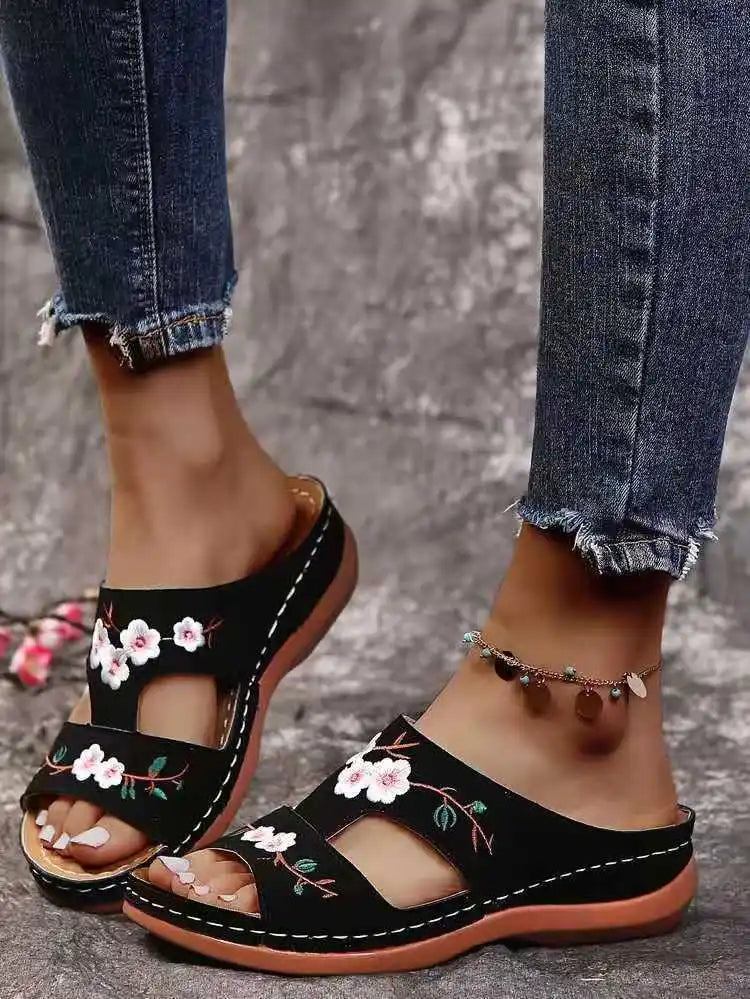 Women’s orthopaedic Floral Comfort Slide Sandals – Casual Embroidered Flat Slippers for Everyday & Summer Wear