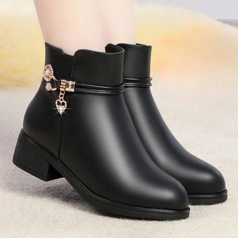 Women’s Casual Ankle Boots – Low Heel Zip-Up Boots for Everyday, Winter & Streetwear Fashion