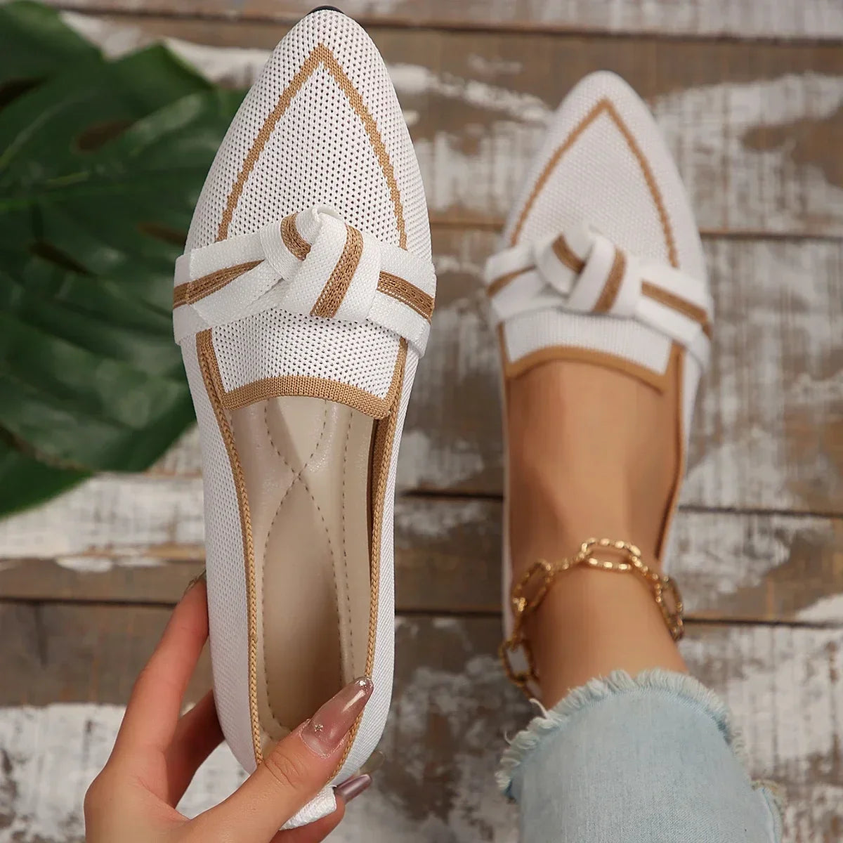 Women’s Pointed Toe Ballet Flats – Elegant Bow Detail Slip-On Shoes for Casual, Office & Everyday Wear