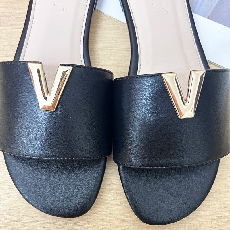 Women’s Minimalist V Metal Slide Sandals – Elegant Flat Slip-On Summer Slides for Casual, Vacation & Everyday Wear