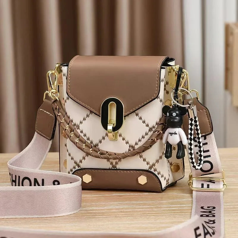 Designer Crossbody Bag for Women | Fashion Shoulder Handbag | Trendy Chain Sling Purse | Compact Everyday Messenger Bag