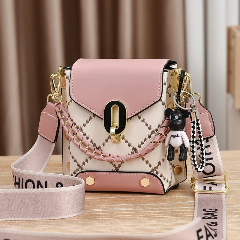 Designer Crossbody Bag for Women | Fashion Shoulder Handbag | Trendy Chain Sling Purse | Compact Everyday Messenger Bag