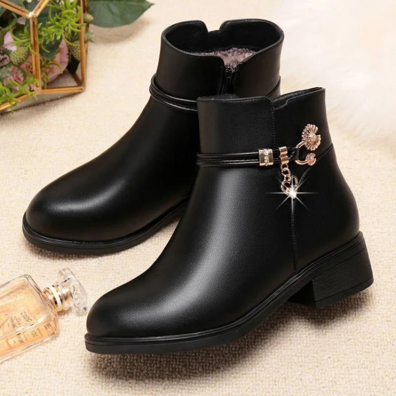 Women’s Casual Ankle Boots – Low Heel Zip-Up Boots for Everyday, Winter & Streetwear Fashion