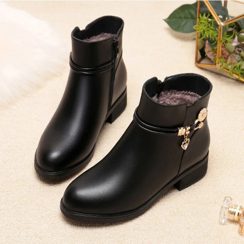 Women’s Casual Ankle Boots – Low Heel Zip-Up Boots for Everyday, Winter & Streetwear Fashion