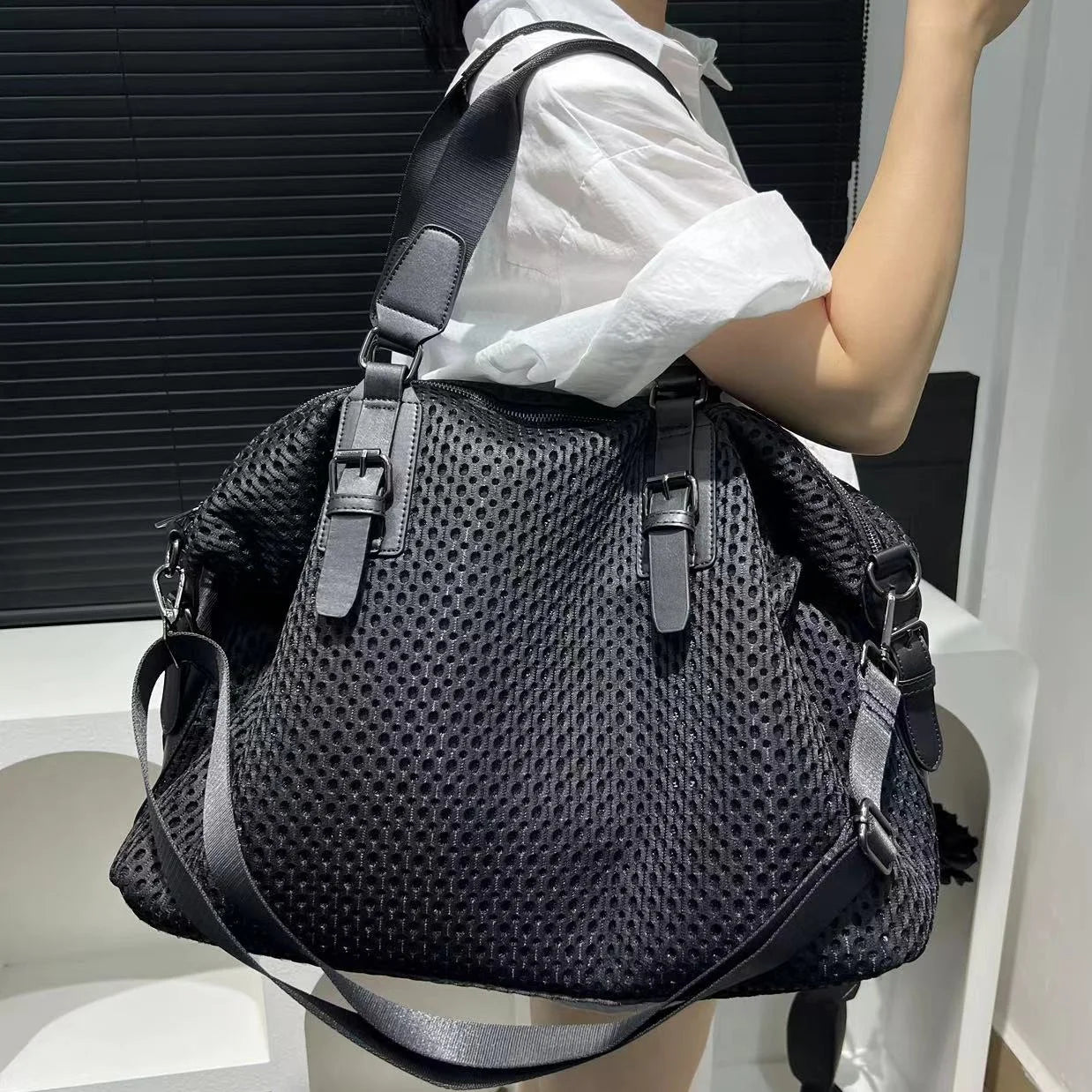 Large Capacity Shoulder Bag for Women | Casual Travel Handbag | Lightweight Everyday Tote Purse | Fashion Crossbody Shopper Bag
